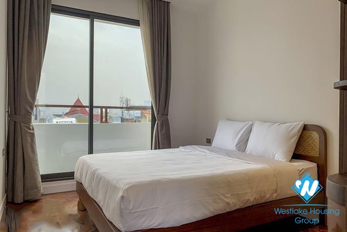 Spectacular lake-view 3 bedrooms apartment for rent in Dang Thai Mai area, Tay Ho
